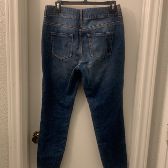 Women’s forever 21 distressed jeans used excellent condition - Picture 3 of 5
